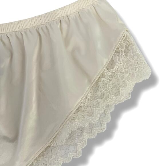 Natori Chantilly Lace Stretch Satin Lingerie Shorts Sz Large Ivory 785339 - Picture 2 of 5